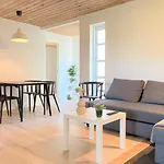 Five-bedroom House Located In Appartamento *