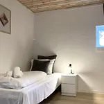 Appartamento Five-bedroom House Located In *
