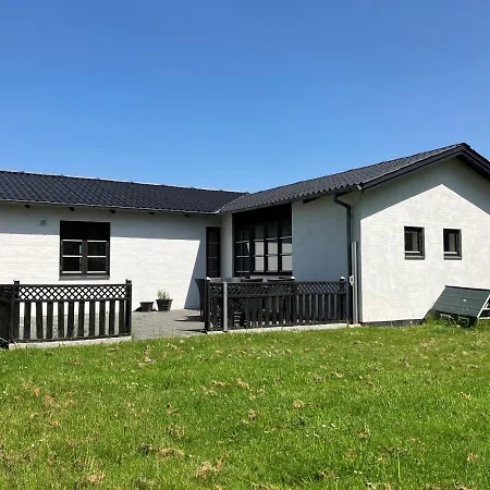 Five-bedroom House Located In Appartamento Børkop