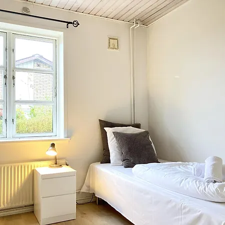 Apartament Five-bedroom House Located In